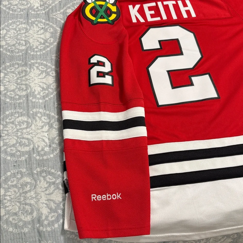 Reebok Chicago Blackhawks Jersey - Picture 8 of 8